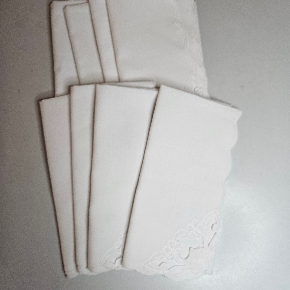 Vintage White Linen‎ Napkins Set of 8 Floral Embroidery Scalloped Edge 16.5 inch